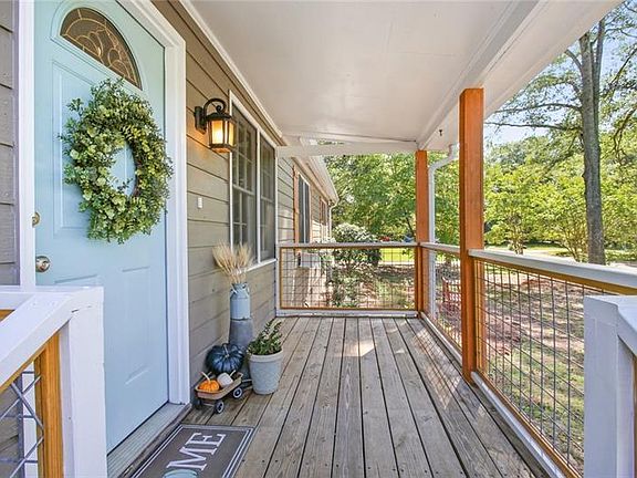 4th image of 402 Waterfront Ct