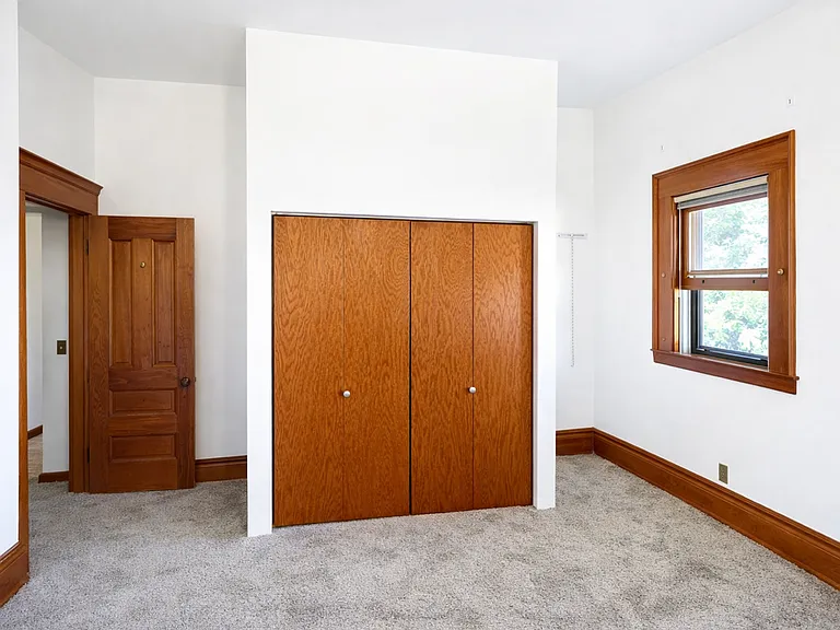 335 Summit Ave — Photo 3