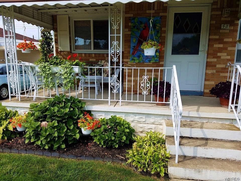 1st image of 48 Biscayne Dr