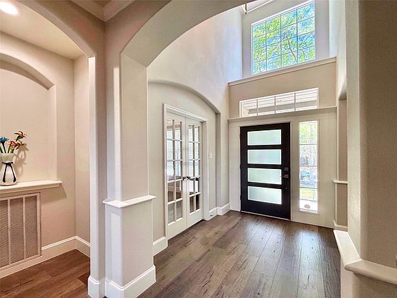 4th image of 251 N Maple Glade Cir