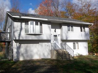405 David Dr, Long Pond, PA 18334