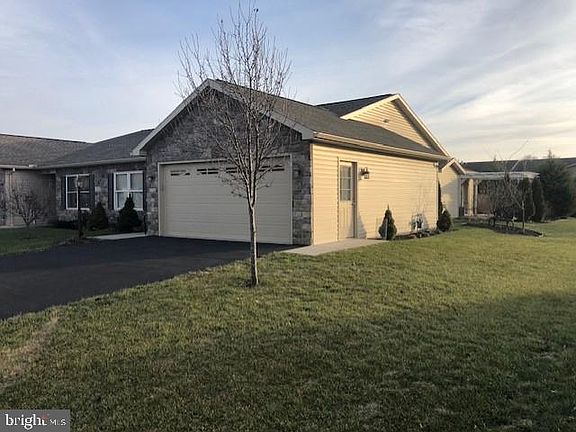 3rd image of 254 Matthew Dr