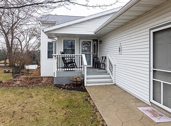 3rd image of 1626 Stacy LANE