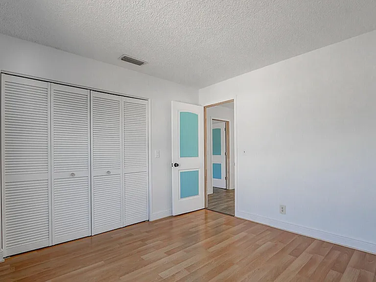 113 Sherwood Cir #25B — Photo 22