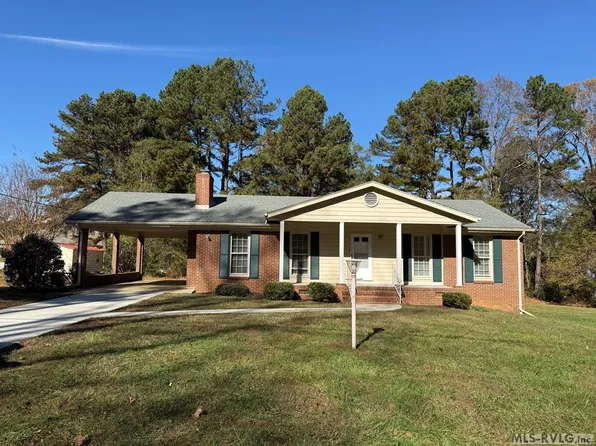 1218 Valley Rd, South Hill, VA 23970