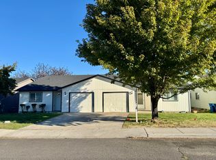 609 NE Larch Ave #609/611, Redmond, OR 97756