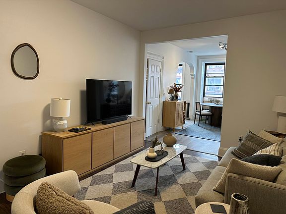 4th image of 213 5th Ave #1