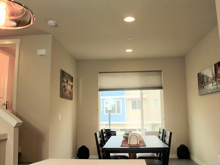 351 Vashon Ct NE — Photo 11