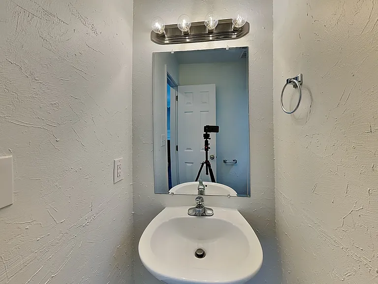 1020 Ridgefield Cir — Photo 8