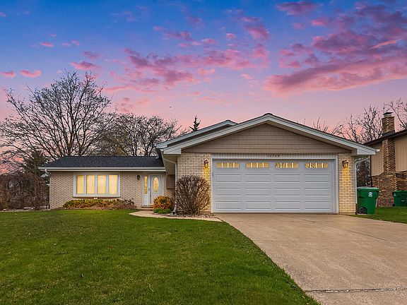 2nd image of 13740 Venetian Ct
