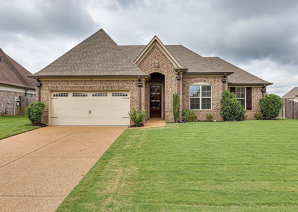 1st image of 80 Whispering Creek Cv