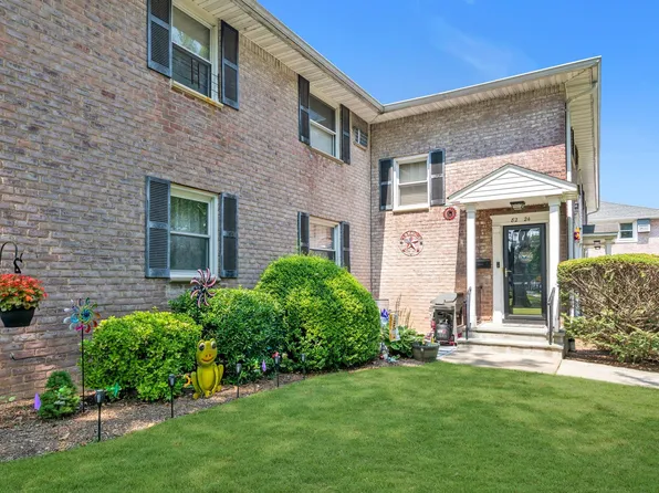 8224 Langdale Street #138B, New Hyde Park, NY 11004