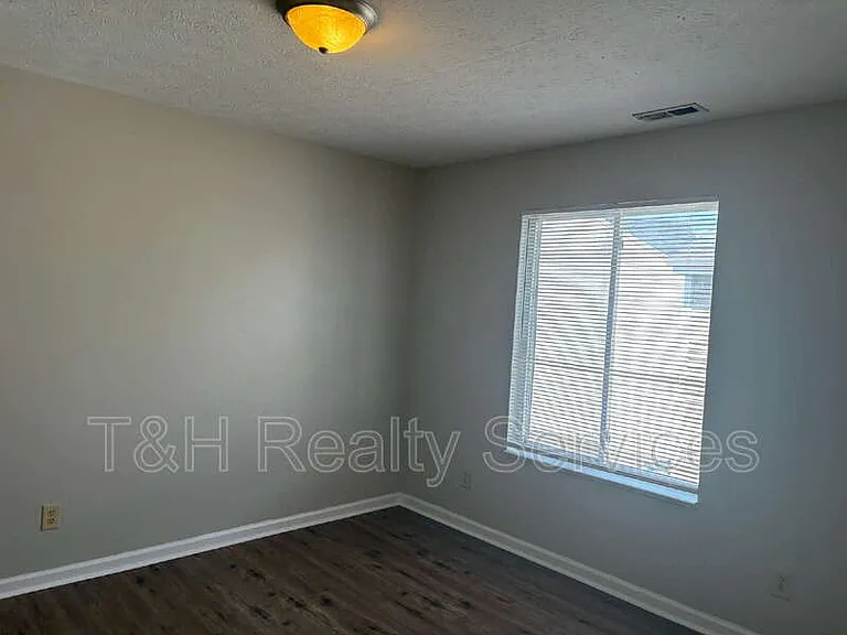 6682 Dunsdin Dr — Photo 13