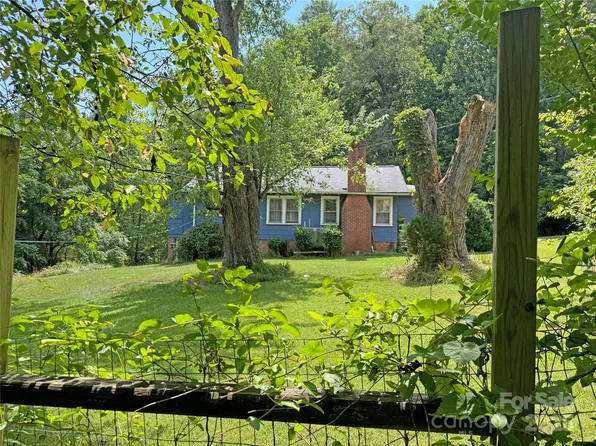 101 Eller Ford Rd, Weaverville, NC 28787