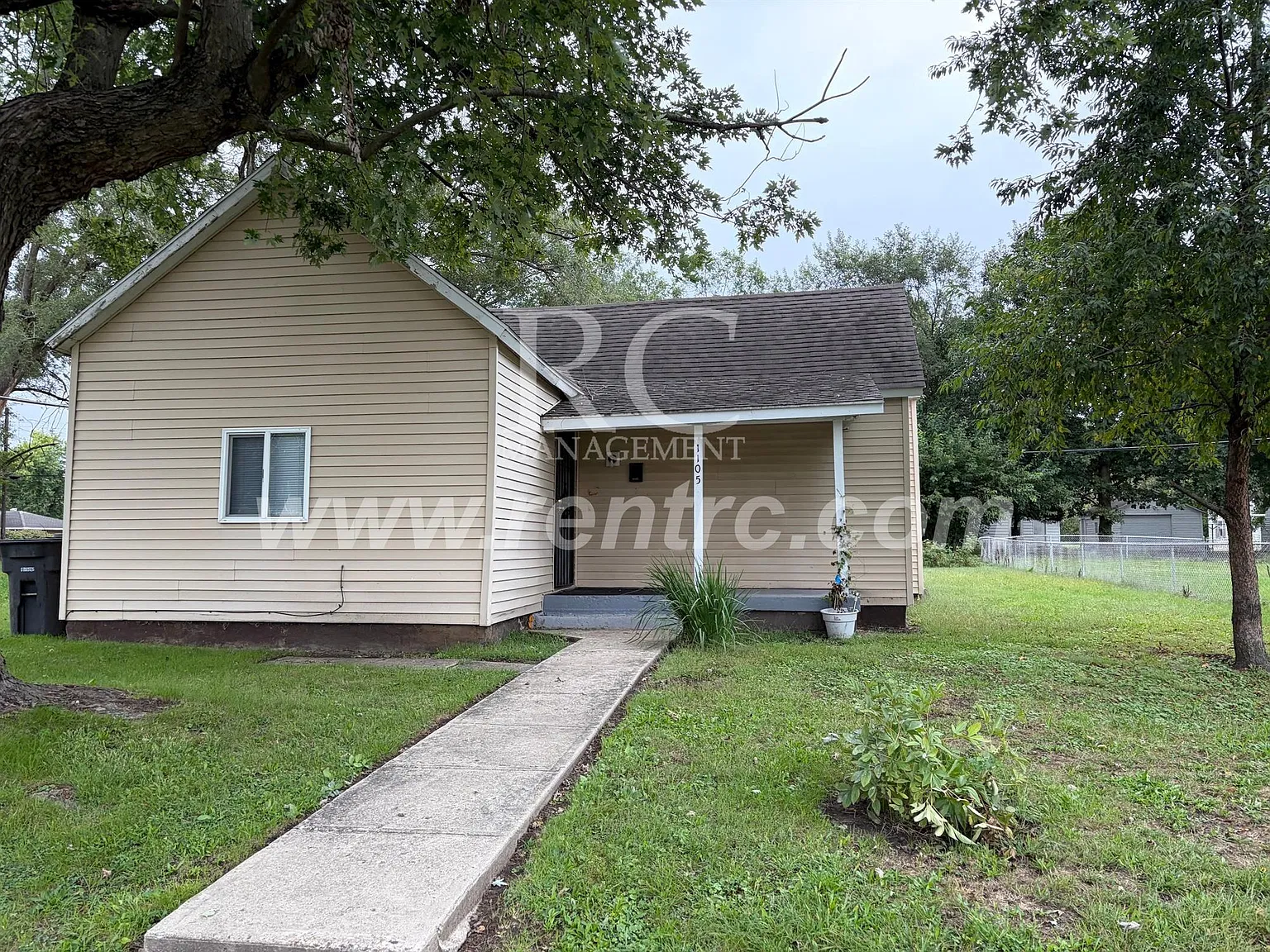 2 bed, 1000 sqft, $750 — Photo 1