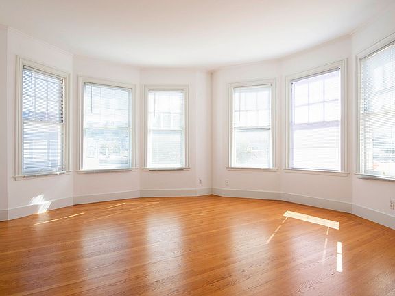 3rd image of 2300 Bay St #304