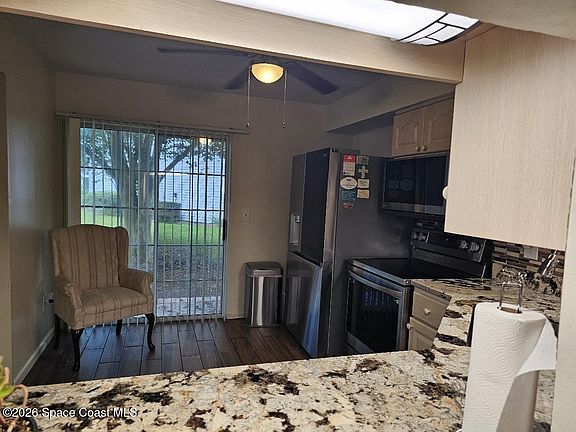 4th image of 4880 Lake Waterford Way W APT 3-220