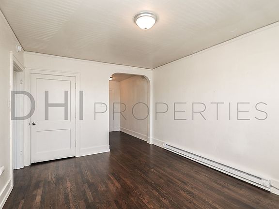3rd image of 1209 Commerce Ave #7