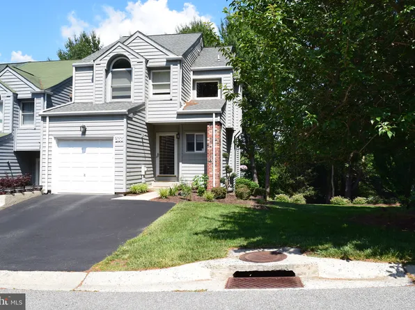300 Pleasant Knoll Ct, Newark, DE 19711