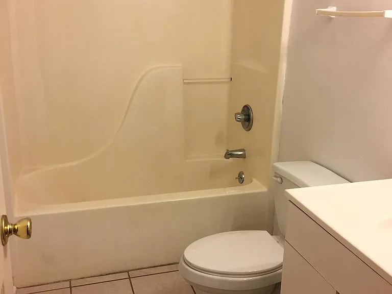 1 Robin Hood Rd #B — Photo 9