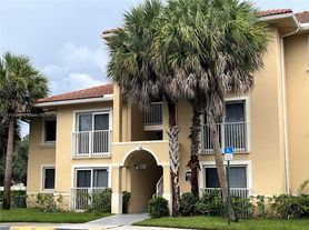 9905 Westwood Dr, Tamarac, FL