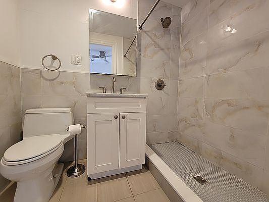 2nd image of 500 Cathedral Pkwy APT 1E