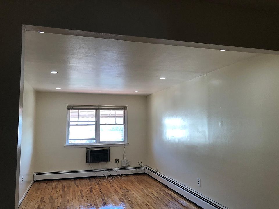 1st image of 3913 Amundson Ave #3