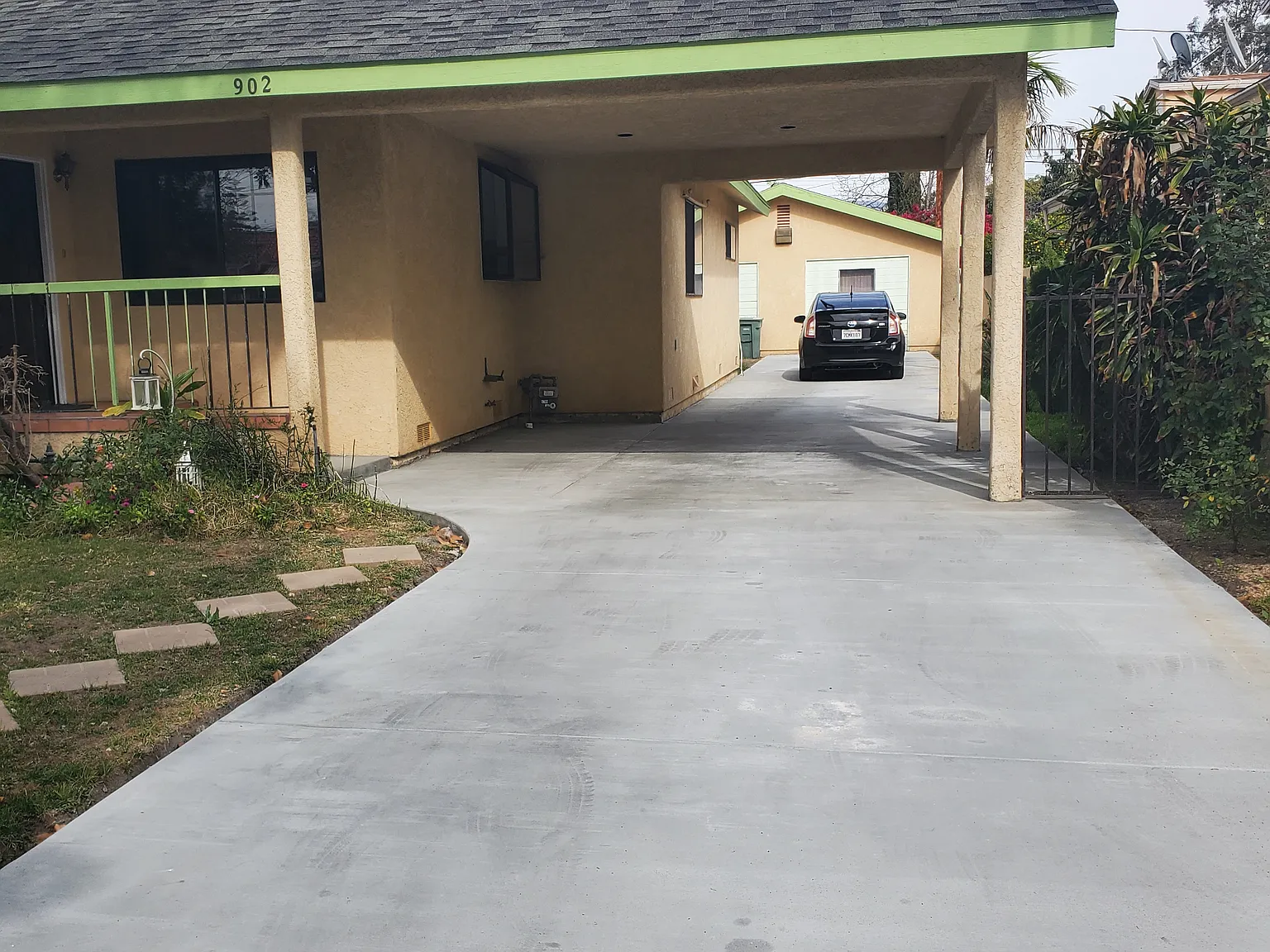 3 bed, 1372 sqft, $4,600 — Photo 2