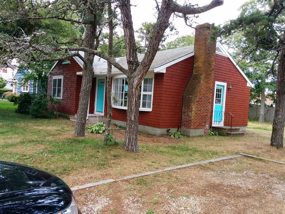 2nd image of 14 Easy St