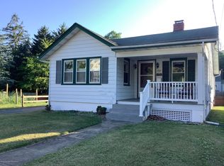 214 Oakhurst Rd, Oakhurst, NJ 07755