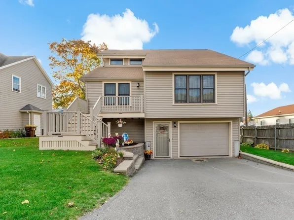 272 Savoie St, Fall River, MA 02723