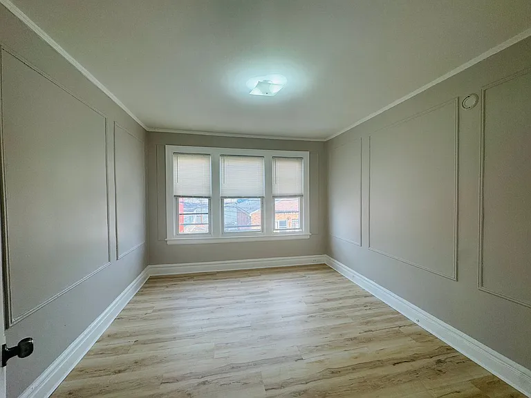 14 Grant Avenue — Photo 8