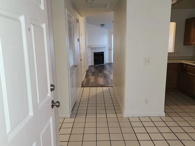 7048 Picaroon Ln — Photo 5