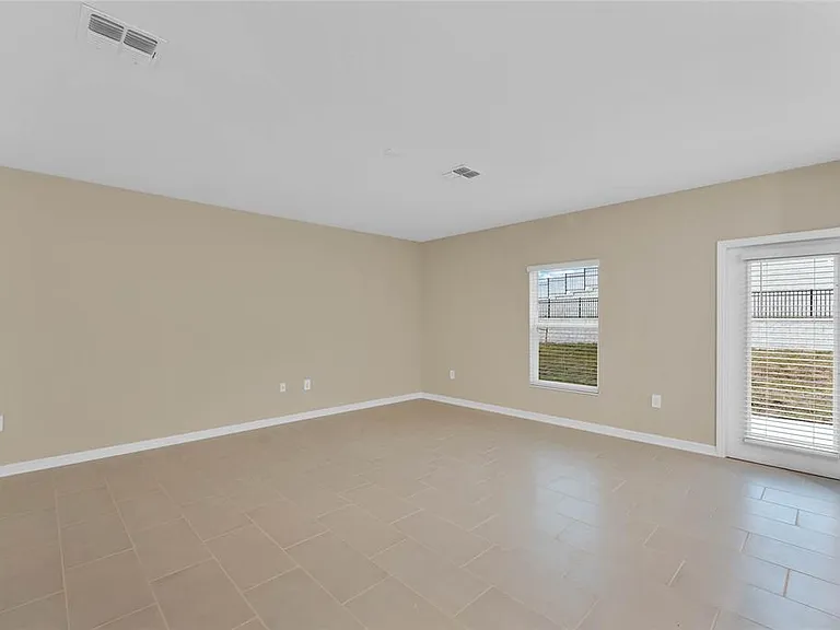 2840 Muller Oak Loop — Photo 11