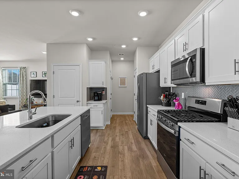 1801 Rankokus Dr — Photo 16