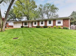 13125 Cannes Dr, Saint Louis, MO