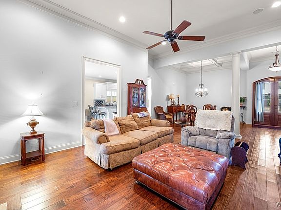4th image of 5072 Yorkshire Ln