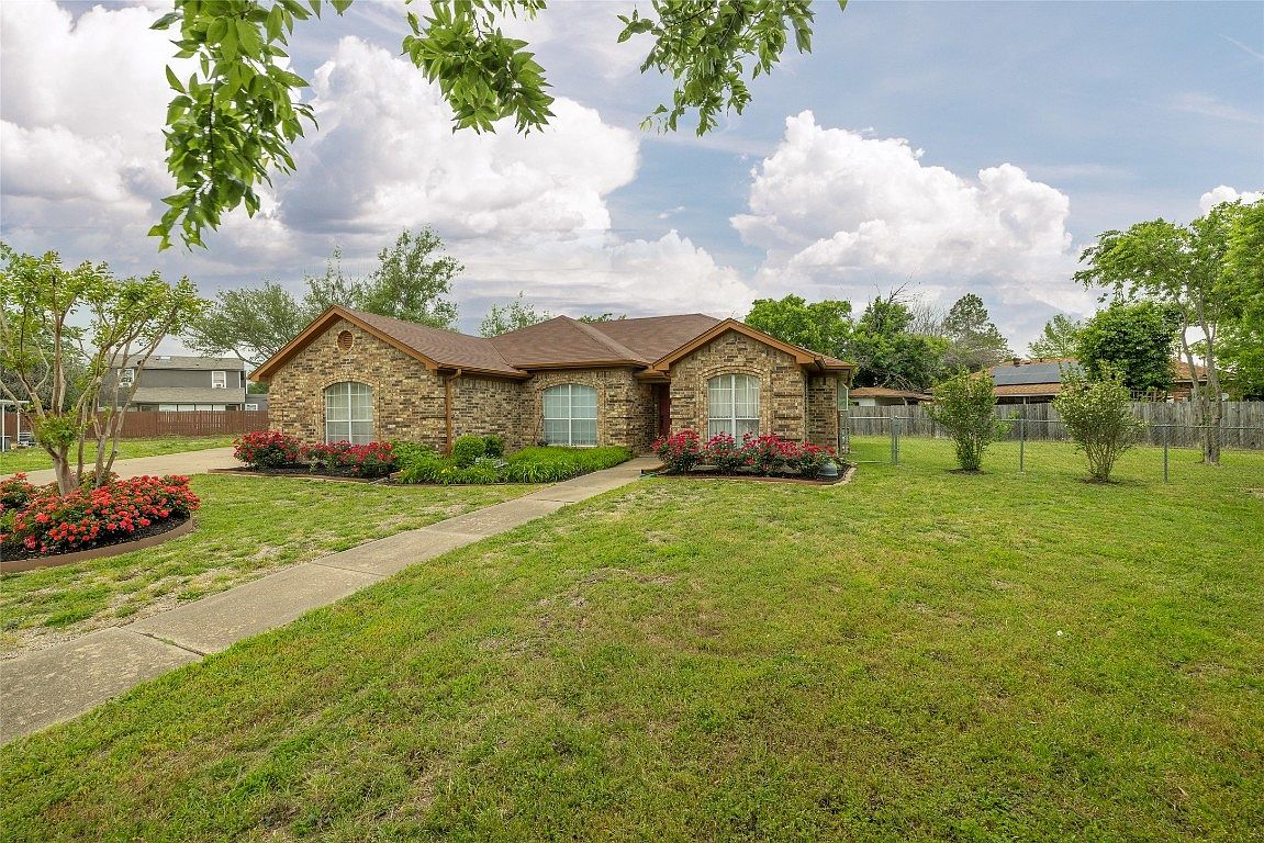 1305 Estates Blvd, Alvarado, TX 76009 Zillow