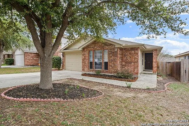 3 bed, 1310 sqft, $1,550 — Photo 2