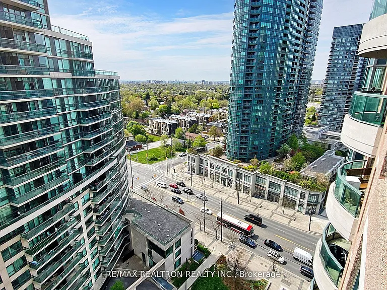 7 Lorraine Dr #2009 — Photo 32