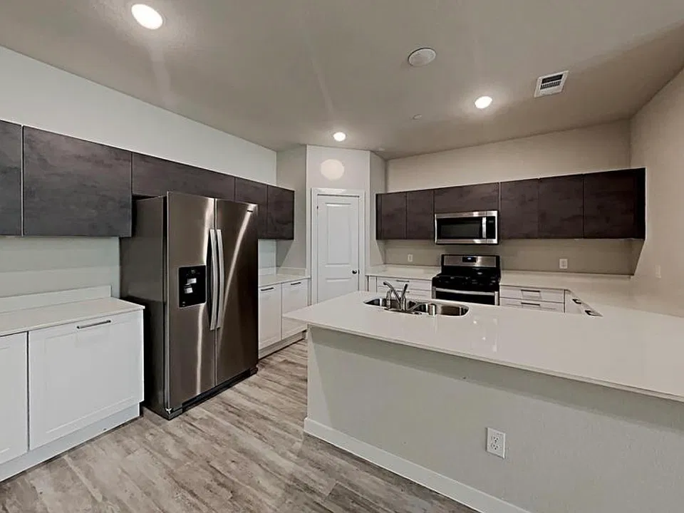1312 Creekbank Dr