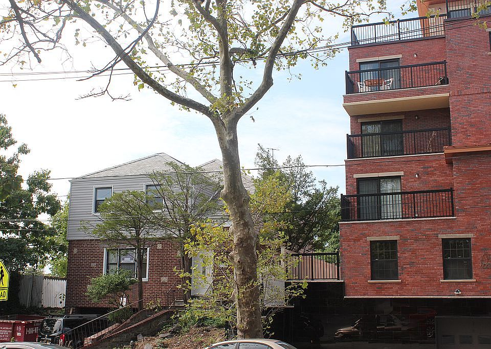 1st image of 8722 Avon St