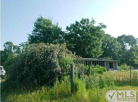 2nd image of 114 Fieldstone Ln