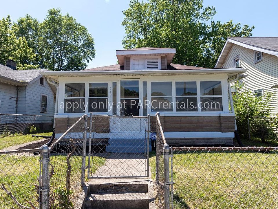 1st image of 742 N Bradley Ave