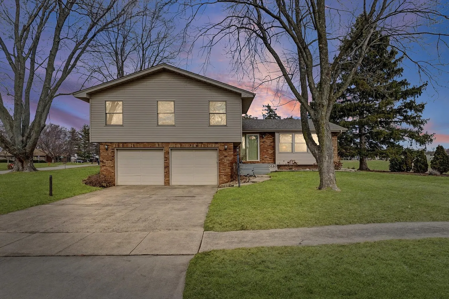 3120 Moraine Dr photo 1