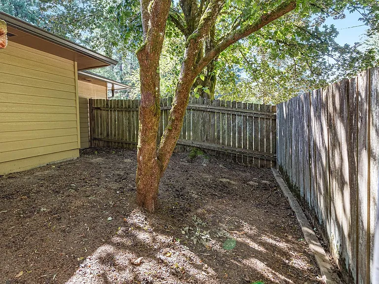 7505 SW Alden St — Photo 32