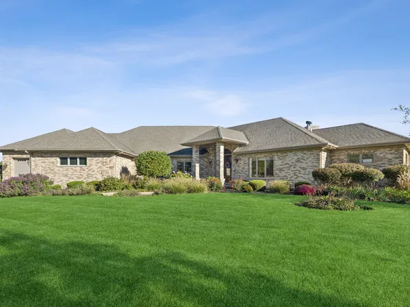 25860 W Prairie Hill Ln, Plainfield, IL 60585