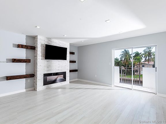 5th image of 6901 Edgewater Dr APT 314