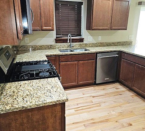 5th image of 4483 Glenwood Dr