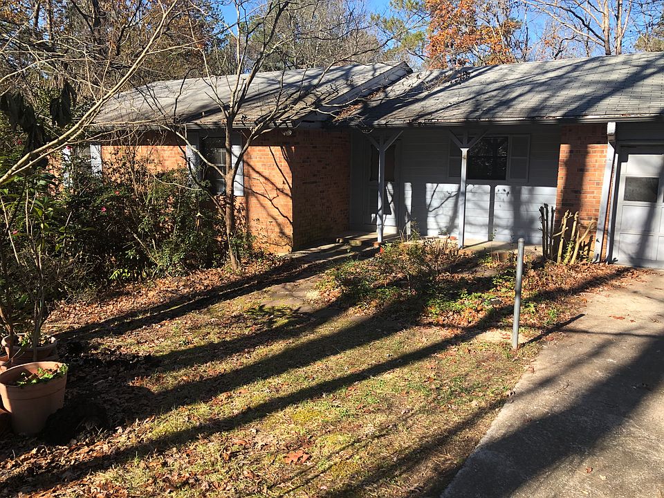 1st image of 2600 King George Ct NE